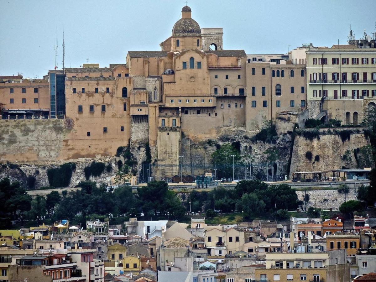 Collegio Suite Cagliari Bagian luar foto